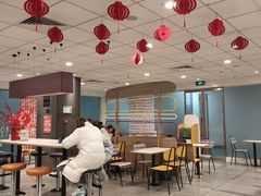 用餐区-麦当劳(火车北站餐厅)