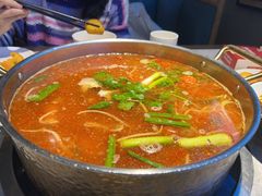 -野山舂·贵州现舂酸汤牛肉(民生路店)