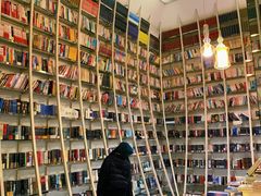 -钟书阁(松江泰晤士小镇店)