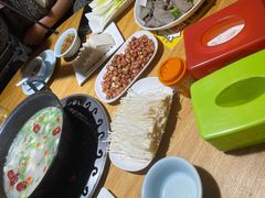 -茸梅路右拐龙虾-农家菜(松江店)