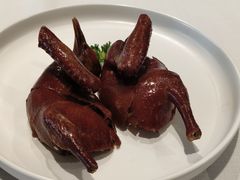 玻璃皮润烧乳鸽-北京厨房(西安SKP店)