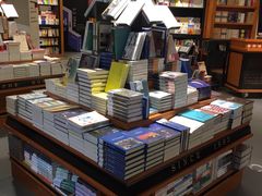 -西西弗书店&矢量咖啡(凯德晶萃广场店)