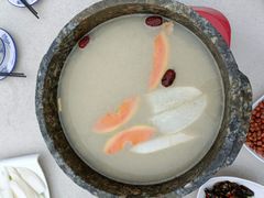 -墨脱石锅椰子鸡•香草鸭•东山羊(大东海店)