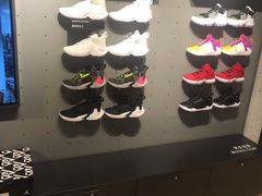 -NIKE品牌体验店(南京东路店)