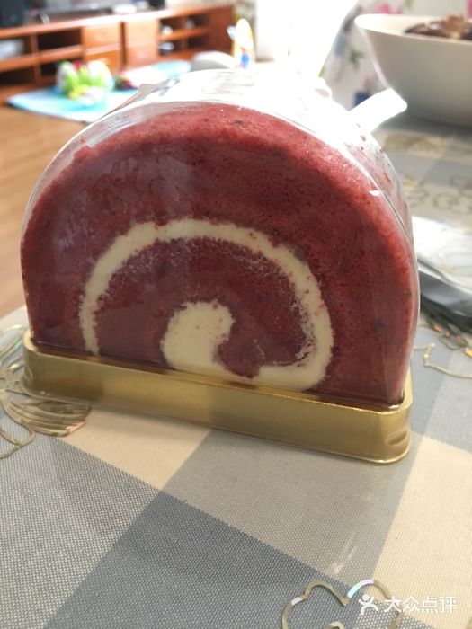 85度C(北京右安门外店)玫瑰红丝绒蛋糕卷图片
