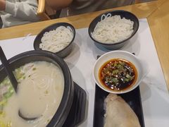 -鸡汤过桥·过桥米线