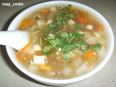 糊辣汤，2块5，很小的1碗-胡家包子·清真(大众巷店)