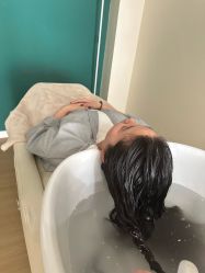 -菩叶脱发白发中心