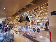-新华书店(顺峰山公园店)