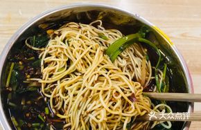 Beef and Beef tendon Noodles (2 ounces)