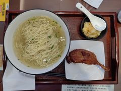 -百年老字号·观振兴蟹黄面·三虾面·苏式面(观前街富仁坊巷店)