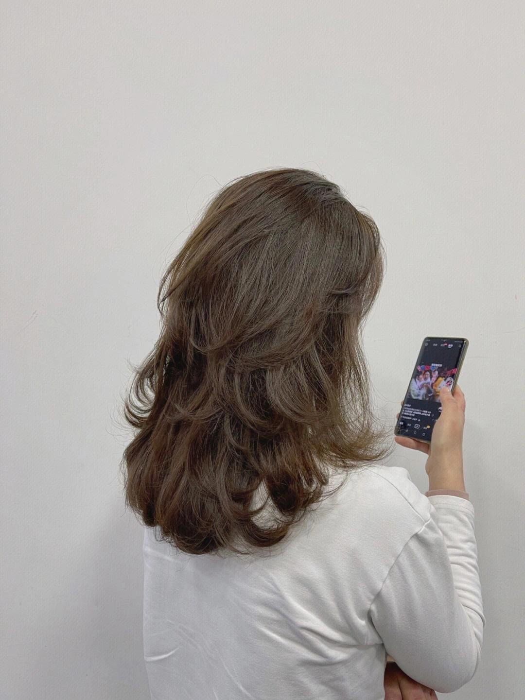 中发氛围感烫发