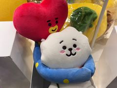 -LINE FRIENDS Garosu-gil Flagship Store