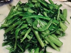 -虾弄弄海派小龙虾·牛羊蝎子火锅