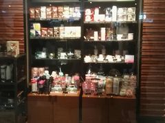 零售区-星巴克(上海虹桥新天地二店)