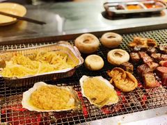 酸菜-马路牙子烧烤音乐酒馆(望京店)