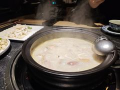 -大匠工房古船木艺术餐厅·猪肚鸡专门店(长白仙岛店)