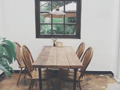 靠窗位-素咫咖啡CLIFEROSE