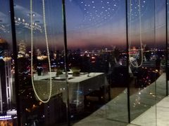 -云顶旋转自助景观餐厅