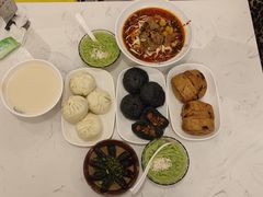 -李与白包子铺(桐梓林店)