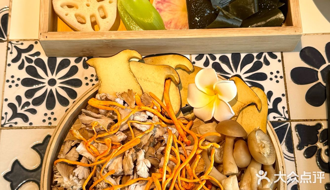 来云南一定要吃的…野生菌火锅🍲