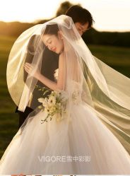 -雪中彩影婚纱摄影·微光艺术中心