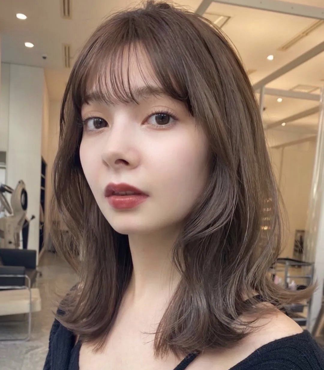 2021年秋季发型.圆圆的脸蛋让
人