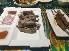 白条手抓羊肉-丝路香妃西域清真餐厅