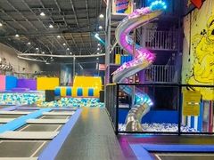 -超时空蹦床团建·VR潮玩运动娱乐·生日派对游乐园(金桥店)