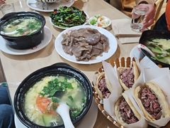 -闫家驴肉老店(华电一校店)