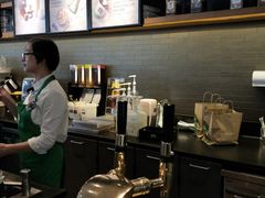 -星巴克臻选(莘庄仲盛店)