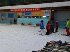 -乔波室内滑雪场