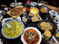 -东口码头·烧鸽子·鱼头泡饼·地方菜(金鹰悦城店)
