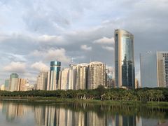 -万绿园
