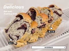 -沁屋面包店(人民东路店)