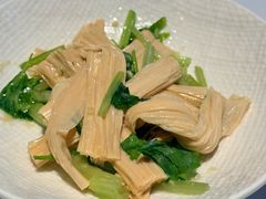 香芹拌鲜腐竹-柴门·头啖汤(天安千树店)