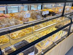 面包甜点陈列柜-北大家园食堂