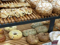 -焙丽拾光(麦凯乐直营店)