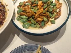 -八府香鸭·啫啫煲(华山路店)