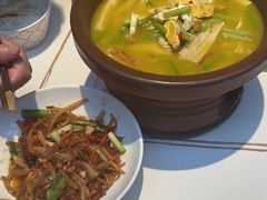 -阿瓦山寨·湘菜现炒·剁椒鱼头王(咸阳总店)