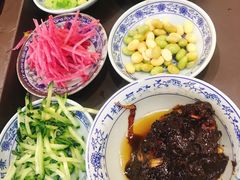 老北京炸酱面-门框胡同百年卤煮(新街口店)