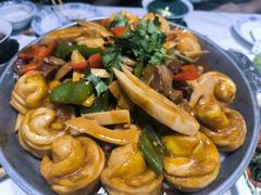 -三江源美食城