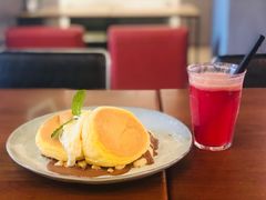 榛果巧克力奶油芝士舒芙蕾松饼-UPPER KITCHEN(延安路店)