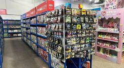 -逝水玩具折扣店