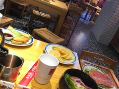 大堂-么肆烤肉·中式自助·烤肉大排档(街道口季佳PAI店)