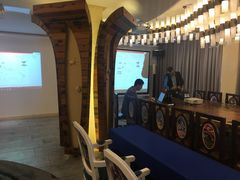 -皇马海口湾海景酒店(万绿园秀英港店)