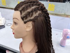 -首脑美容美发化妆美甲培训学校(龙岗校区)