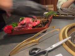 -铭牛烧肉·和牛海鲜自助(高新月牙湖店)