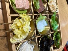 -三顾烤庐·烤鱼·烧烤·龙虾(奉贤店)