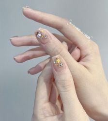-悦指间美甲美睫